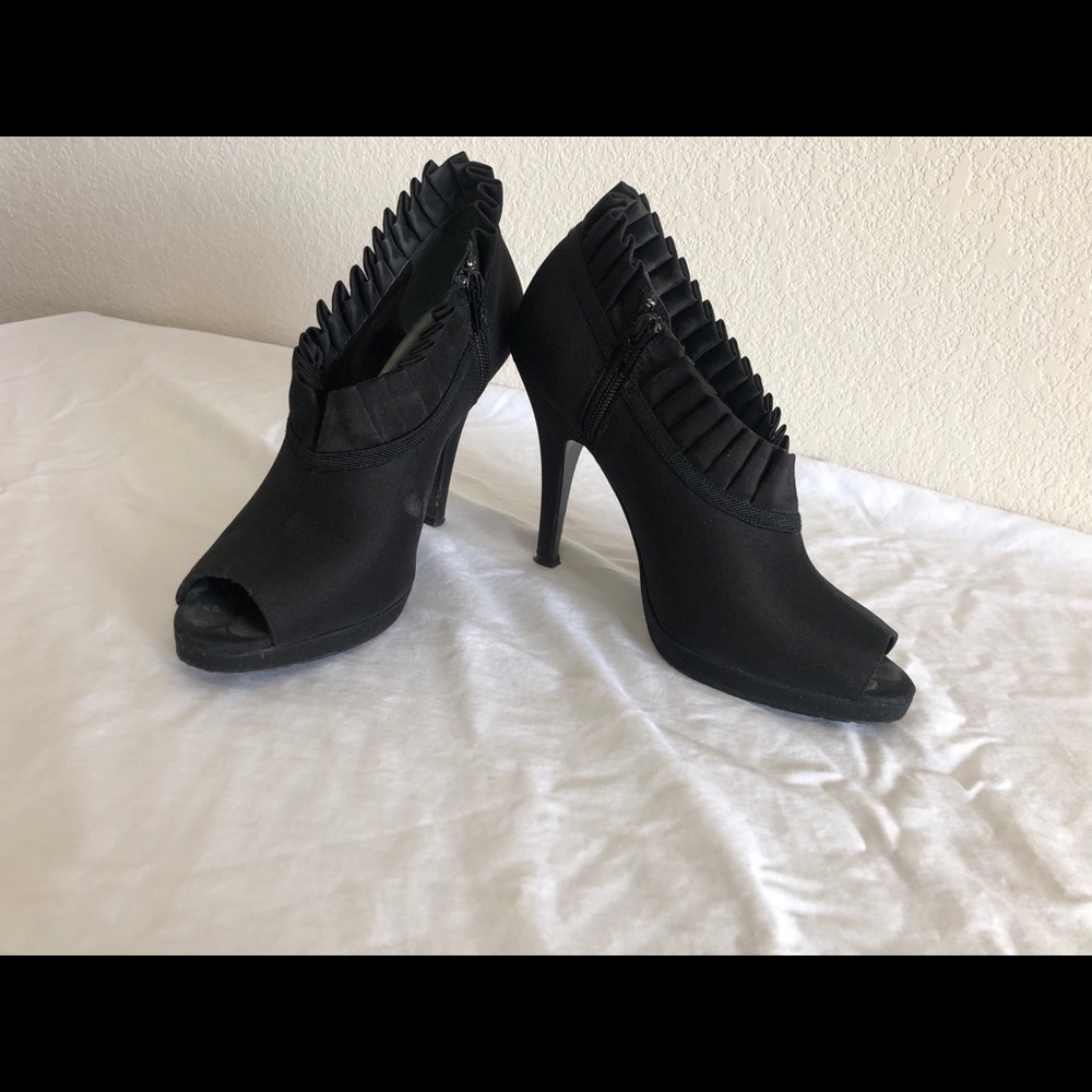 Special occasion black heels